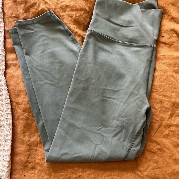 Vuori All the Fells leggings - Picture 2 of 3